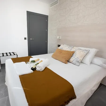 Nerja-centro-jacuzzi- Mirador De La Ermita- Adults Recommended * Нерха